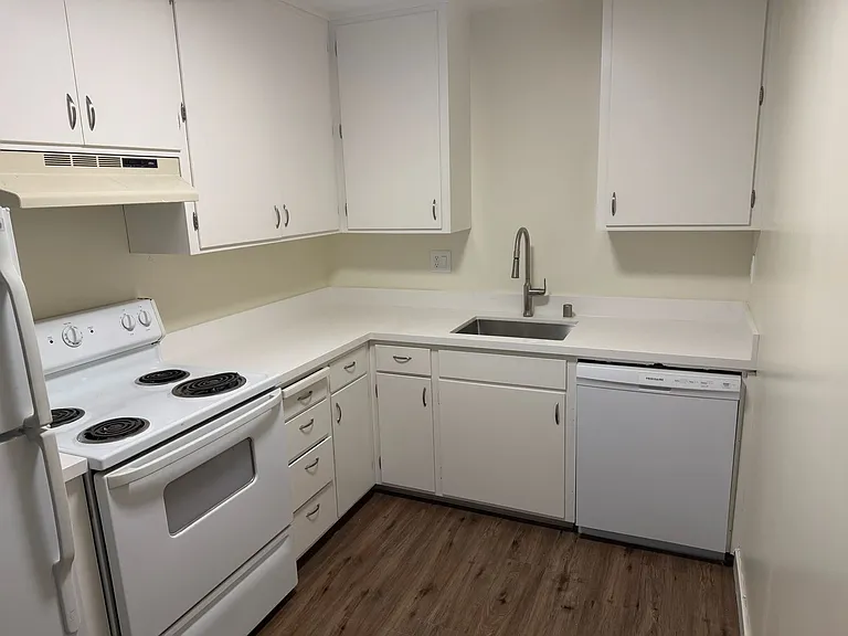 2629 Folsom Street — Photo 10