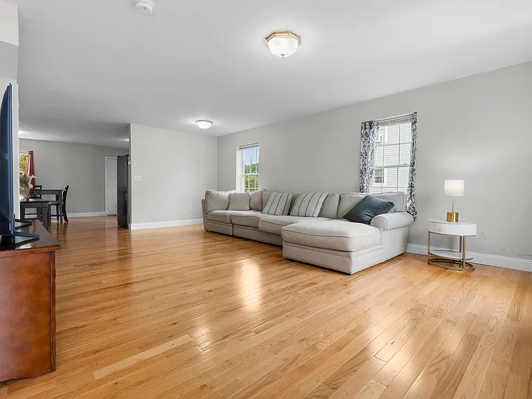 342 Front St #2 — Photo 32