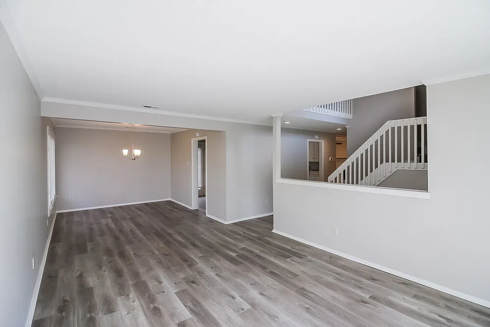 4 bed, 2.5 bath, 2204 sqft, $2,180 — Photo 4