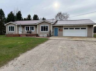 13942 Litchfield Rd, Montrose, MI 48457