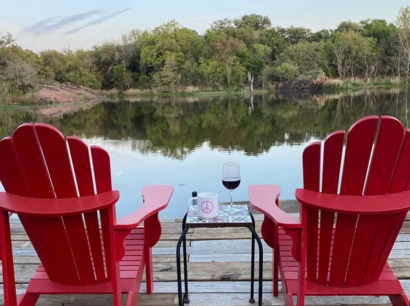 318 Clear Creek Dr, Burnet, TX 78611