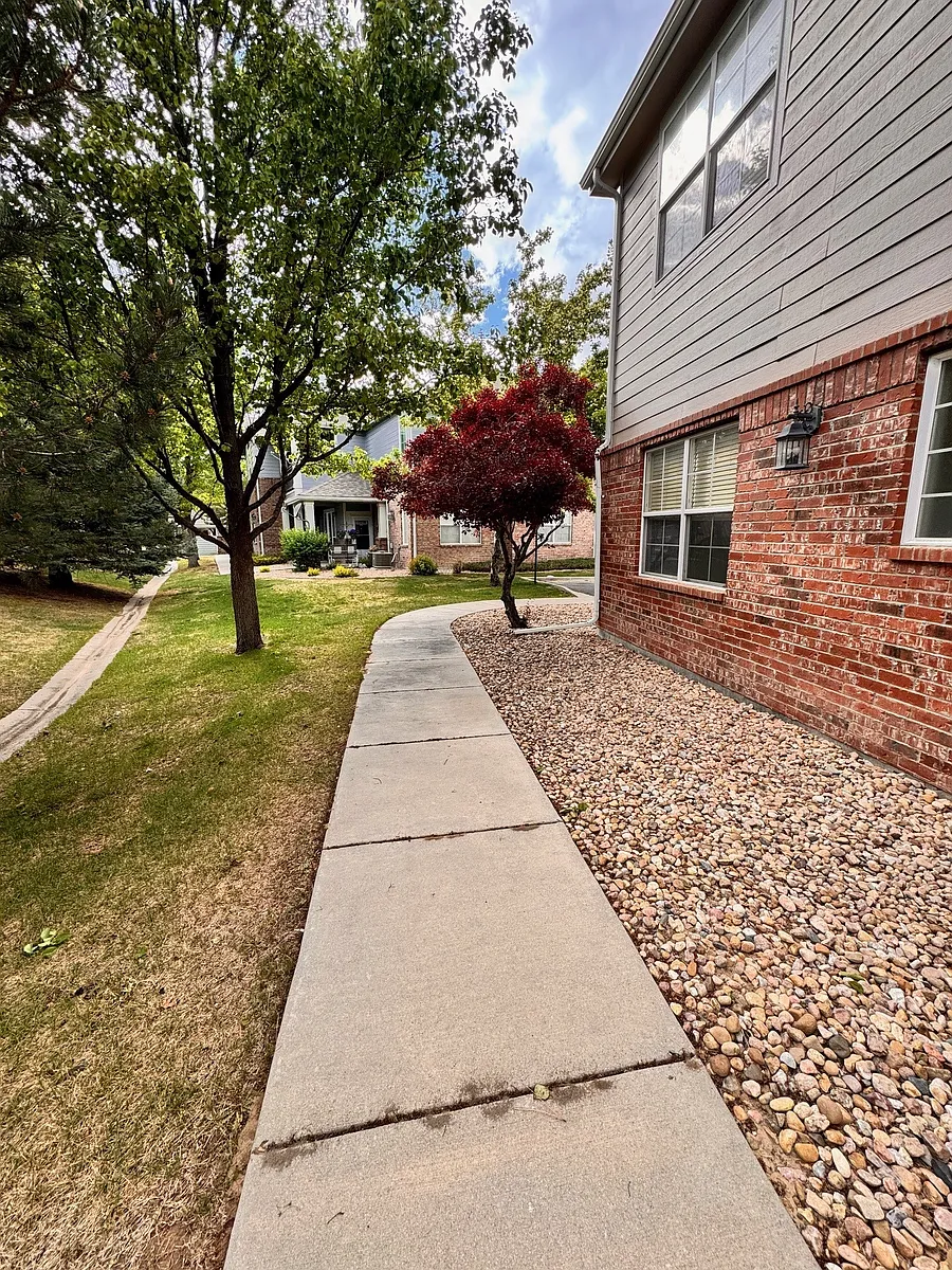 Building Photo - 4672 W 20th Street Rd #1112