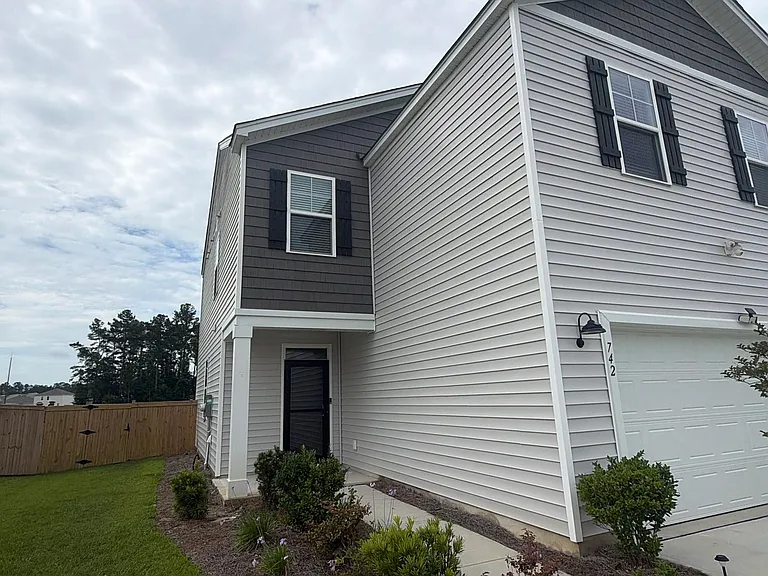 742 Ladywood Dr — Photo 4
