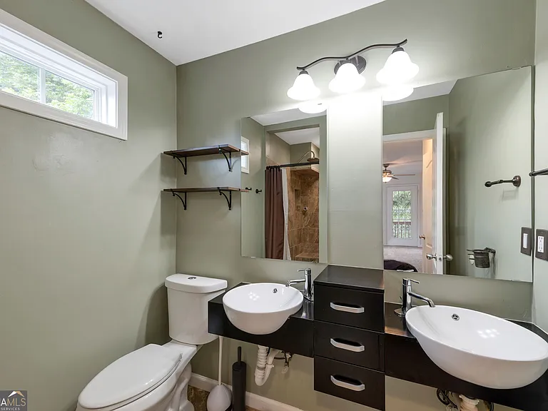 1079 Sims St SW — Photo 11