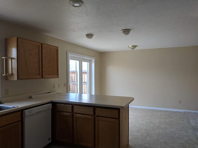 439B Country Club Ln — Photo 12