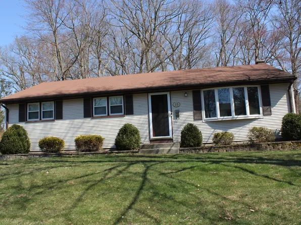 15 Rosanne Street, Enfield, CT 06082