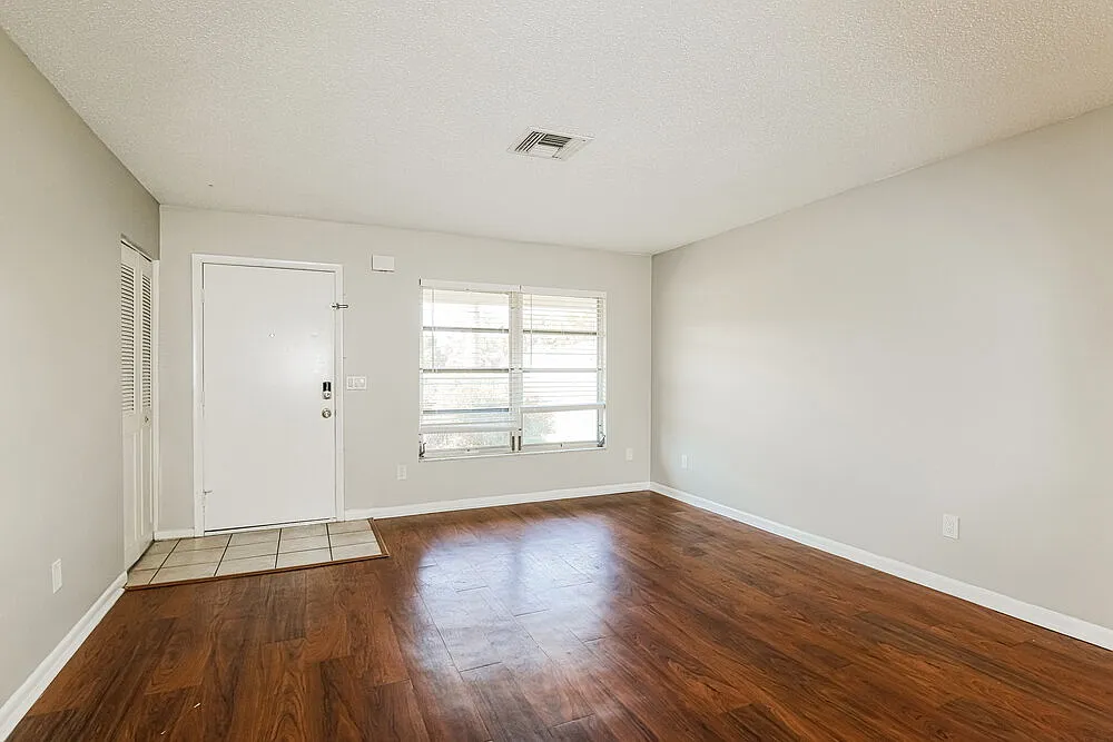 2 bed, 2.0 bath, 1262 sqft, $1,680 — Photo 4