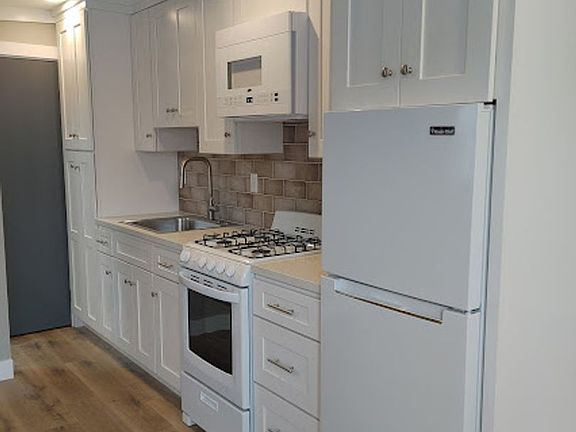 2nd image of 241 17th St #1/2