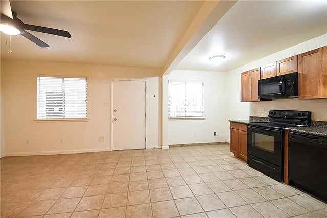 2 bed, 1.0 bath, 825 sqft, $1,100 — Photo 3
