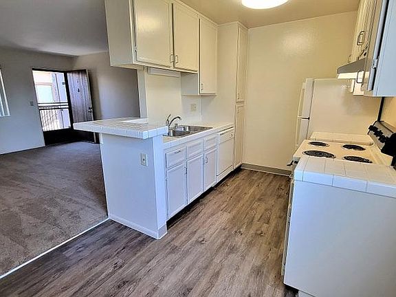 3rd image of Lo4455 Cherokee Ave #6