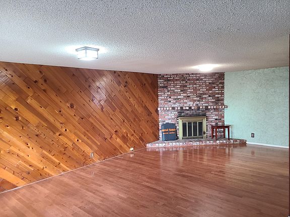 4th image of 21363 E Calora St