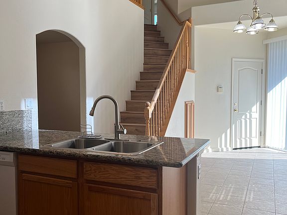 3rd image of 3066 White Oak Dr