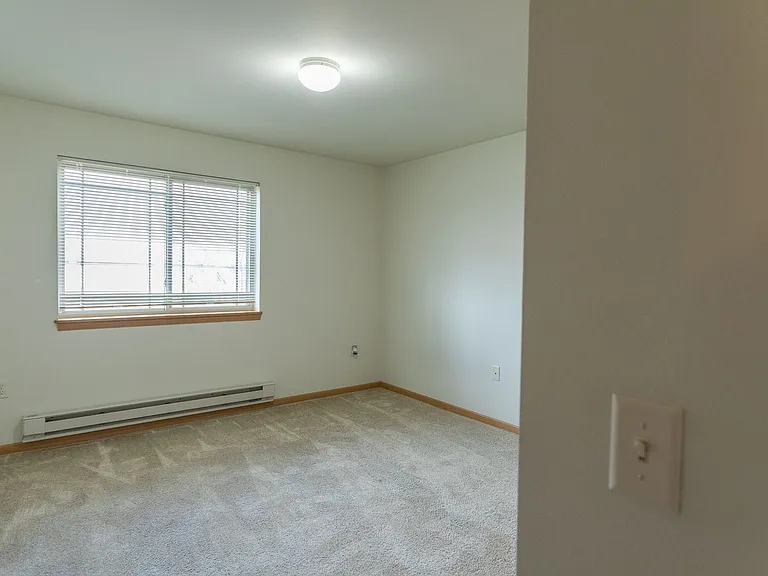 Prairie Crest Apartments — Photo 16