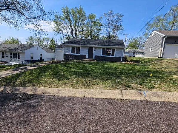 8917 Boyce Pl, Saint Louis, MO 63136