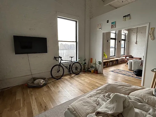 Rented by Dream Space Realty | media 8