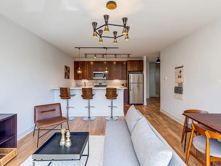 2740 N Spaulding Ave — Photo 29