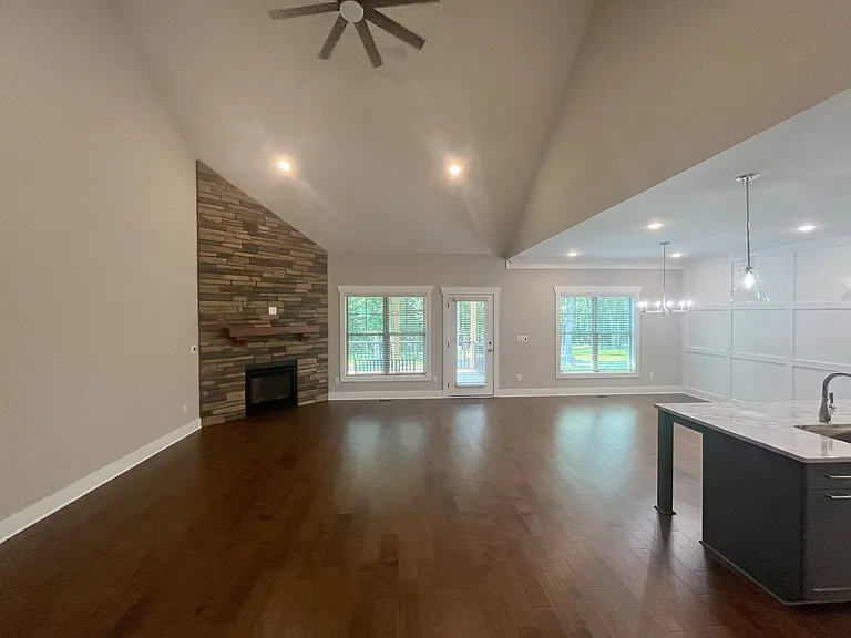 7016 Westfield Village Cir — Photo 3