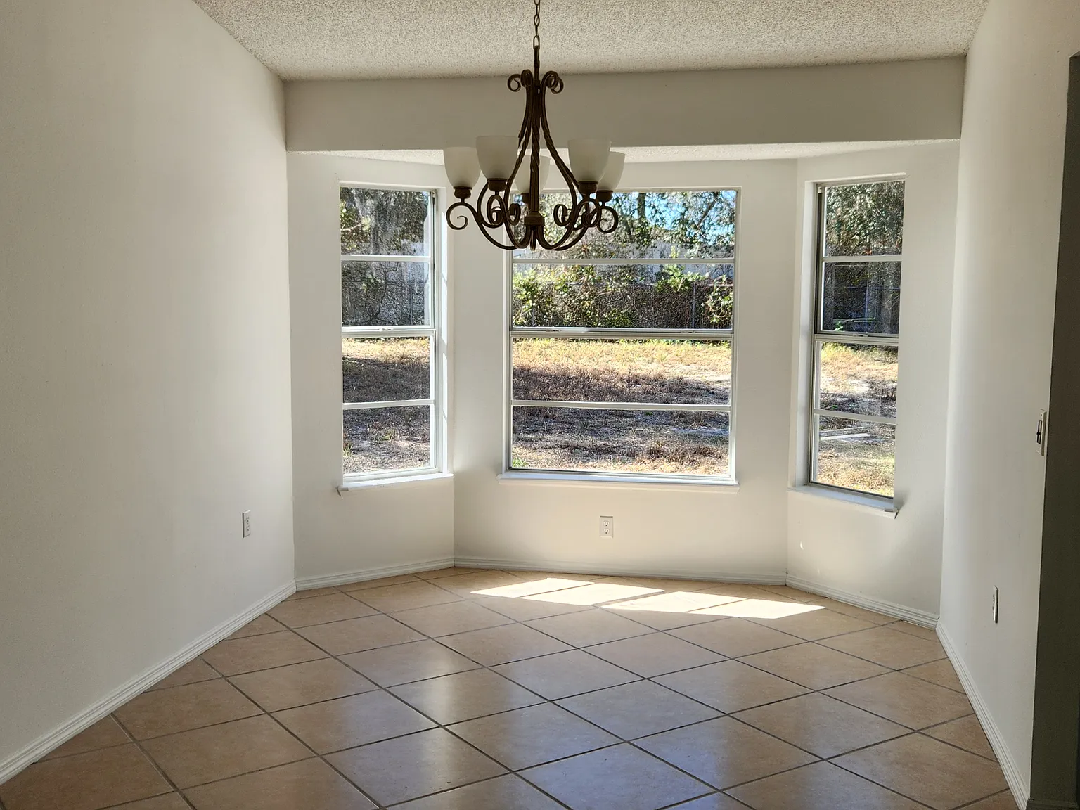 3 bed, 1686 sqft, $1,875 — Photo 3