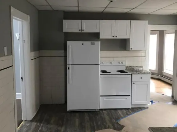 68 1/2 Glen Ave Floor 1, Amsterdam, NY 12010