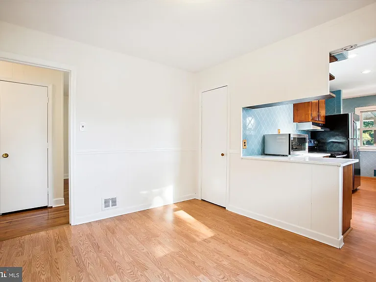 2405 Phillips Dr — Photo 18