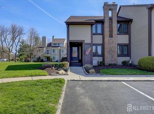 5 Chelsea Ct, Parlin, NJ