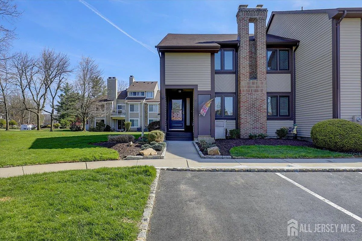 5 Chelsea Ct photo 1