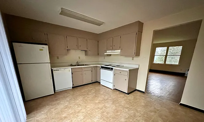 4 Marsh St #4 — Photo 3