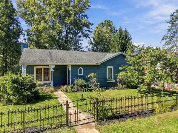 1027 5th St, Oakmont, PA 15139