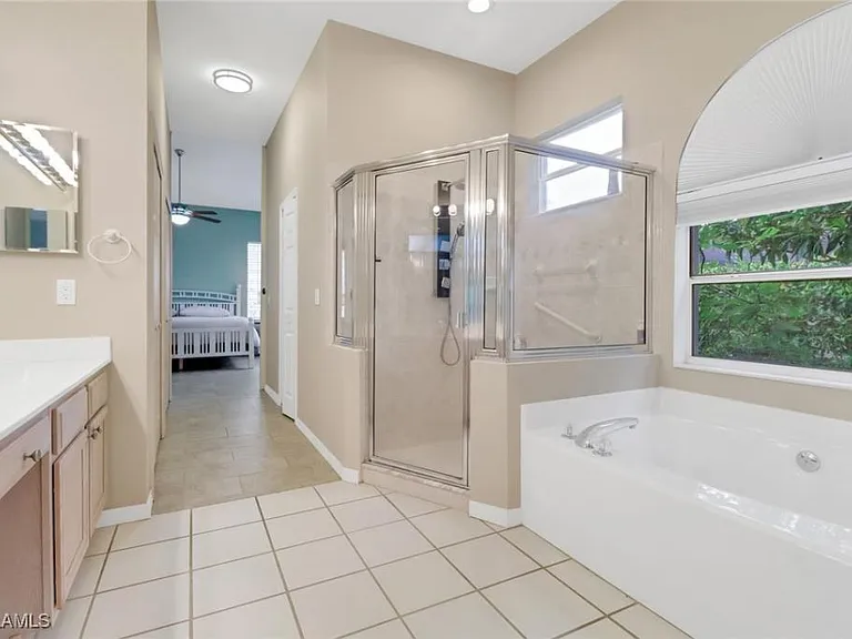 9521 Mariners Cove Ln — Photo 12