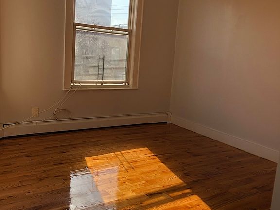 4th image of 107-02 Jamaica Ave #2AA