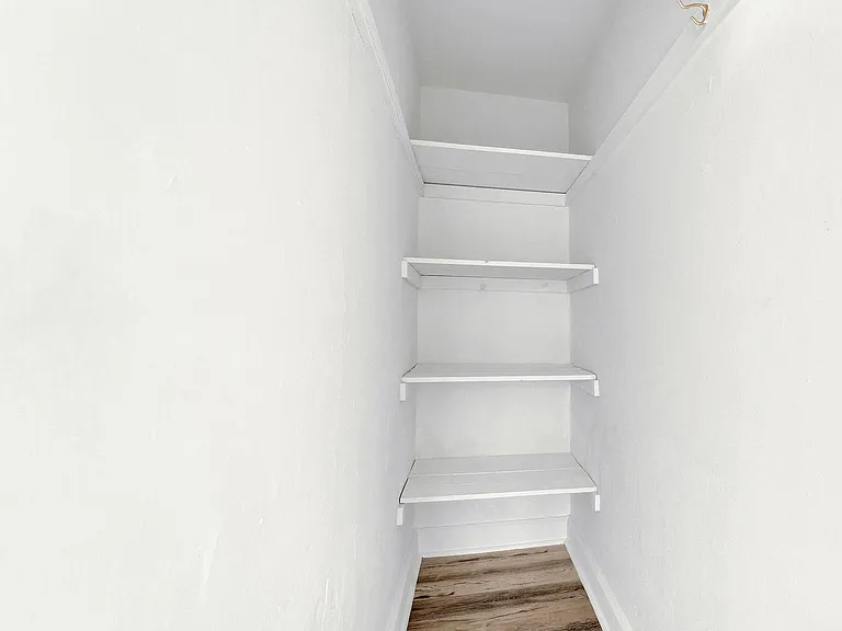 28 W Airy St — Photo 18