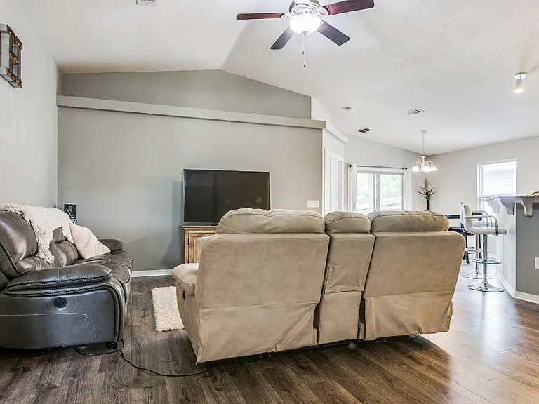 2362 Duncan Ridge Dr — Photo 6