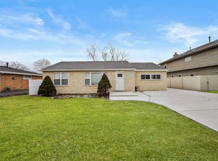 6921 W 87th St, Oak Lawn, IL 60453