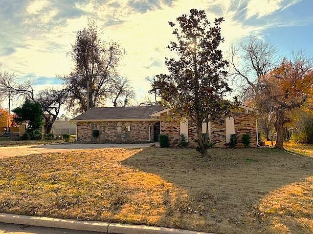 1st image of 1912 Logan Dr