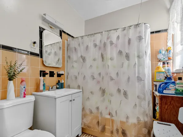 98 West 49th Street image 13 of 35