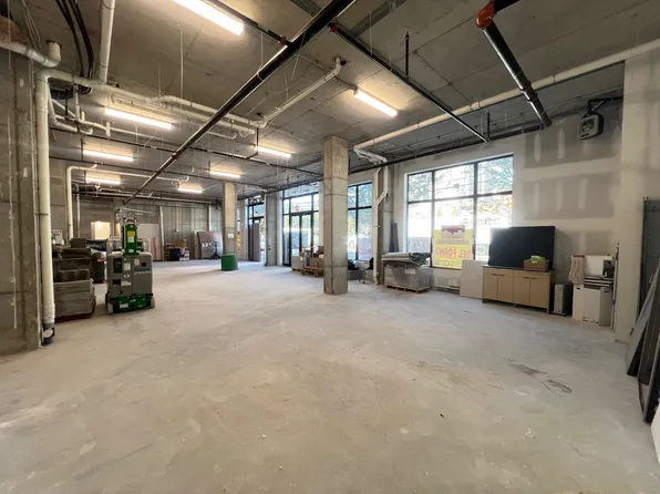 139 Christopher Columbus Drive image 4 of 16