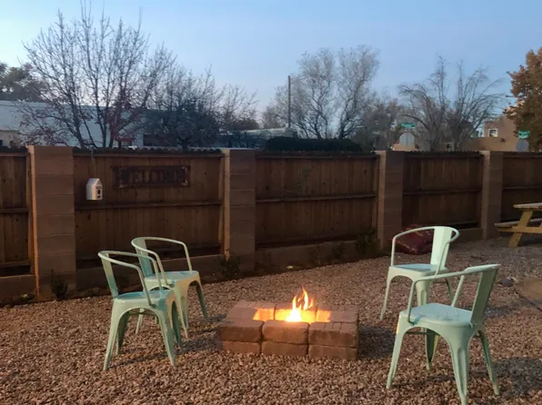 (undisclosed Address), Albuquerque, NM 87104