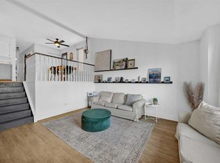 91 NW Shawglen Way SW, Calgary, AB T2Y 1Y9