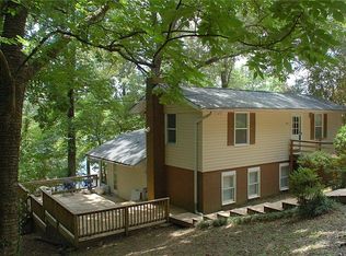 825 Dogwood Cove Dr, Seneca, SC 29678