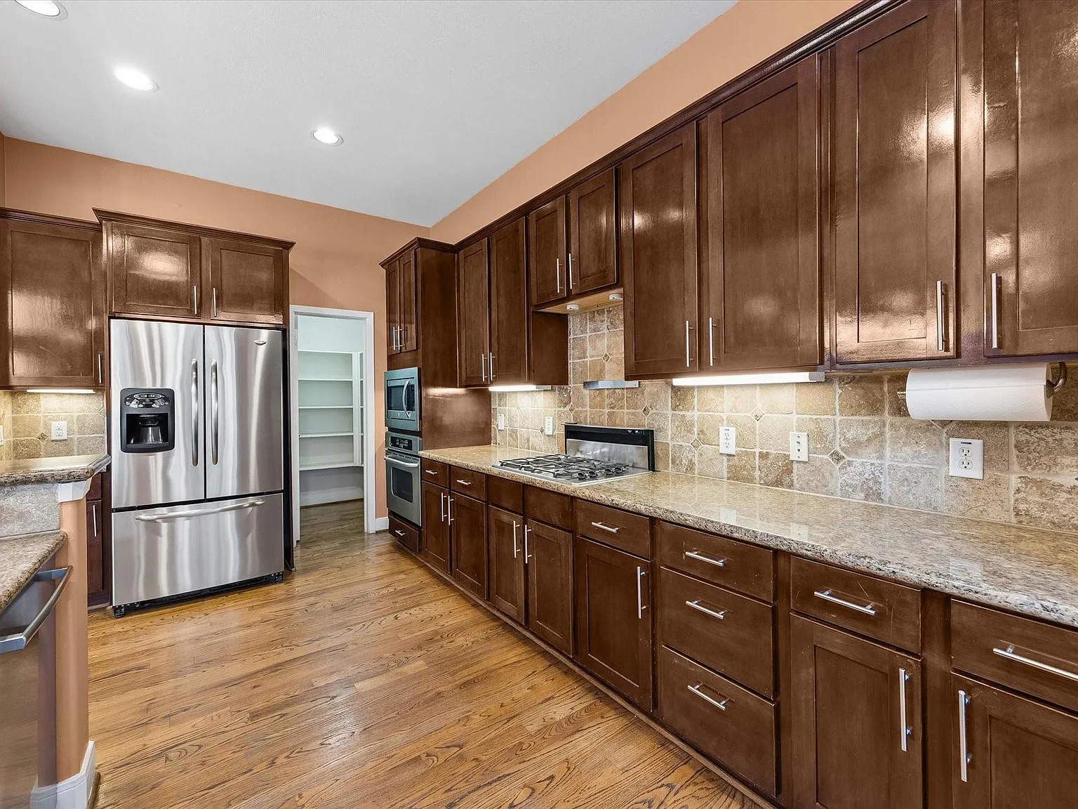 3 bed, 3.5 bath, 2144 sqft, $3,300 — Photo 2