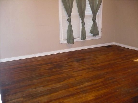 4th image of 5913 Goodman Ave