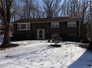 17 Valley View Dr, Tolland, CT 06084