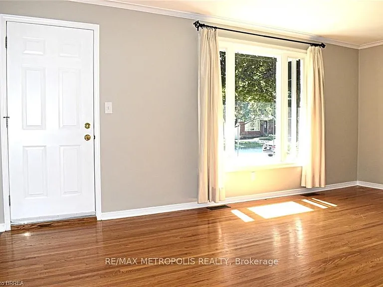 5 McCammon St #UPPER — Photo 3