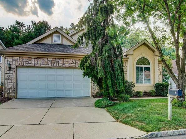 20 Westminster Dr, Monroe Township, NJ 08831