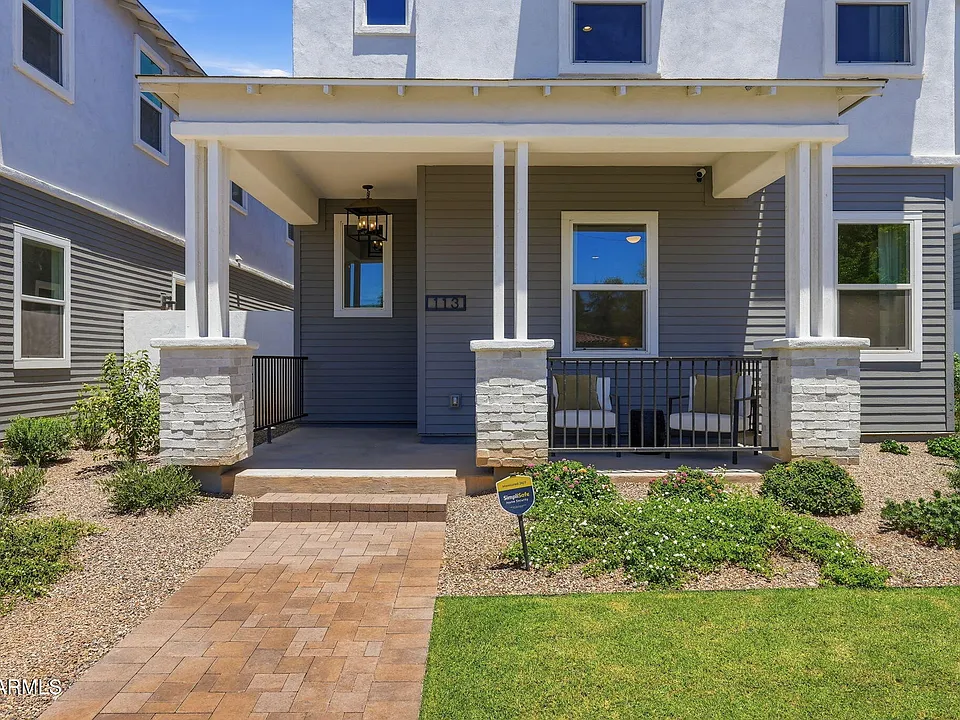 109 W Willo Ct