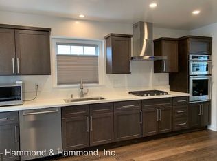 7356 Newcastle Ave, Reseda, CA 91335