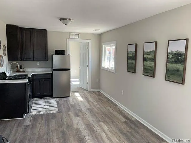 26 Wabash St #6 — Photo 16