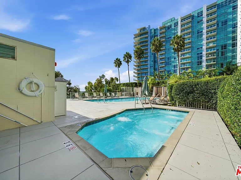 13650 Marina Pointe Dr #1603 — Photo 62