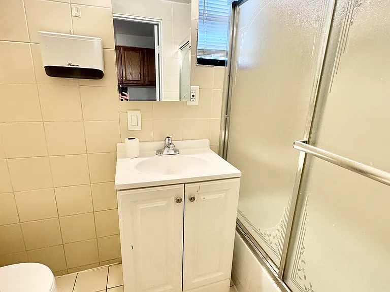 822 McDonald Ave #GF — Photo 4