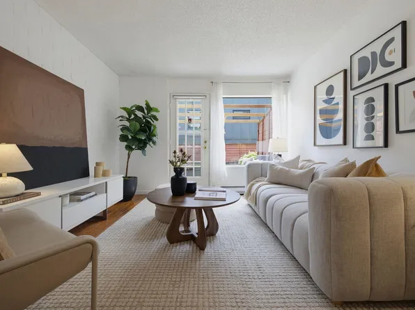 719 E 31st Ave #14, Vancouver, BC V5V 2W9